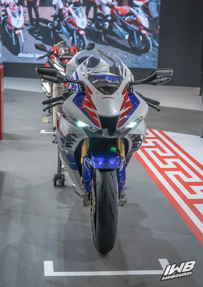 Honda CBR1000RR-R Fireblade SP 30th Anniversary