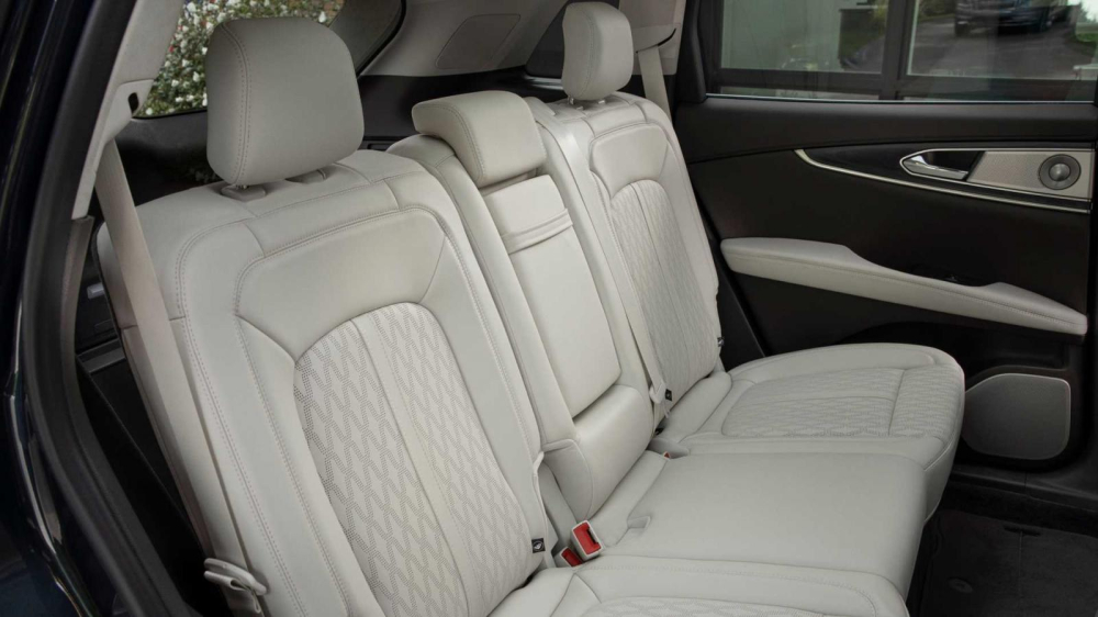 Còn đây là khoang hành khách của Lincoln Nautilus nâng cấp giữa vòng đời Còn đây là khoang hành khách của Lincoln Nautilus nâng cấp giữa vòng đời