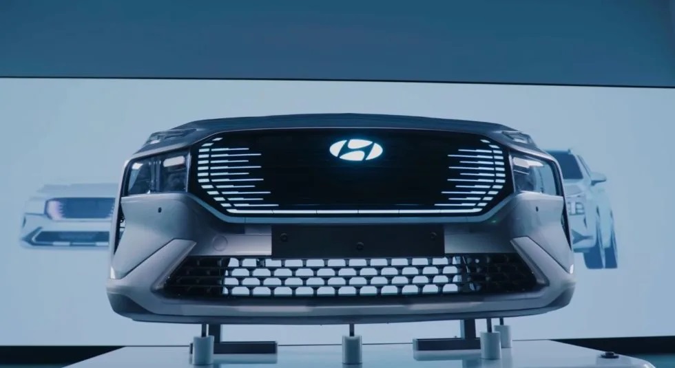Santa Fe thế hệ thứ 5 dự kiến sẽ được áp dụng logo mới của hãng Hyundai Santa Fe thế hệ thứ 5 dự kiến sẽ được áp dụng logo mới của hãng Hyundai