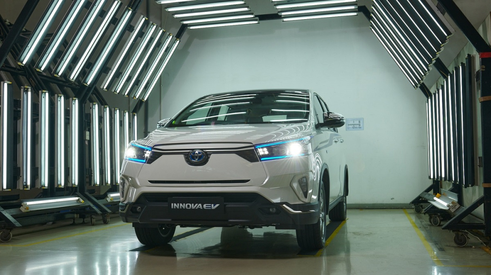 Toyota Innova EV ra mắt trong triển lãm IIMS 2022 Toyota Innova EV ra mắt trong triển lãm IIMS 2022