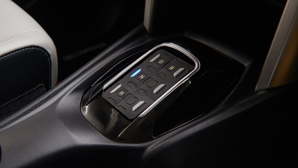 Nút bấm chọn số trên cụm điều khiển trung tâm của Toyota Innova EV Nút bấm chọn số trên cụm điều khiển trung tâm của Toyota Innova EV