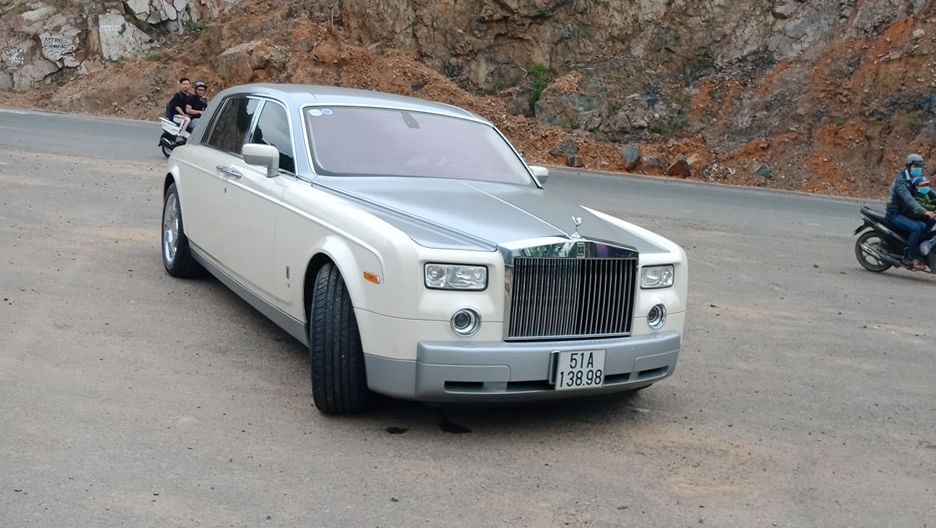 Rolls-Royce Phantom đeo biển số 51A-138.98 của Đặng Lê Nguyên Vũ từng thuộc sở hữu của Minh Rolls-Royce Phantom đeo biển số 51A-138.98 của Đặng Lê Nguyên Vũ từng thuộc sở hữu của Minh Nhựa