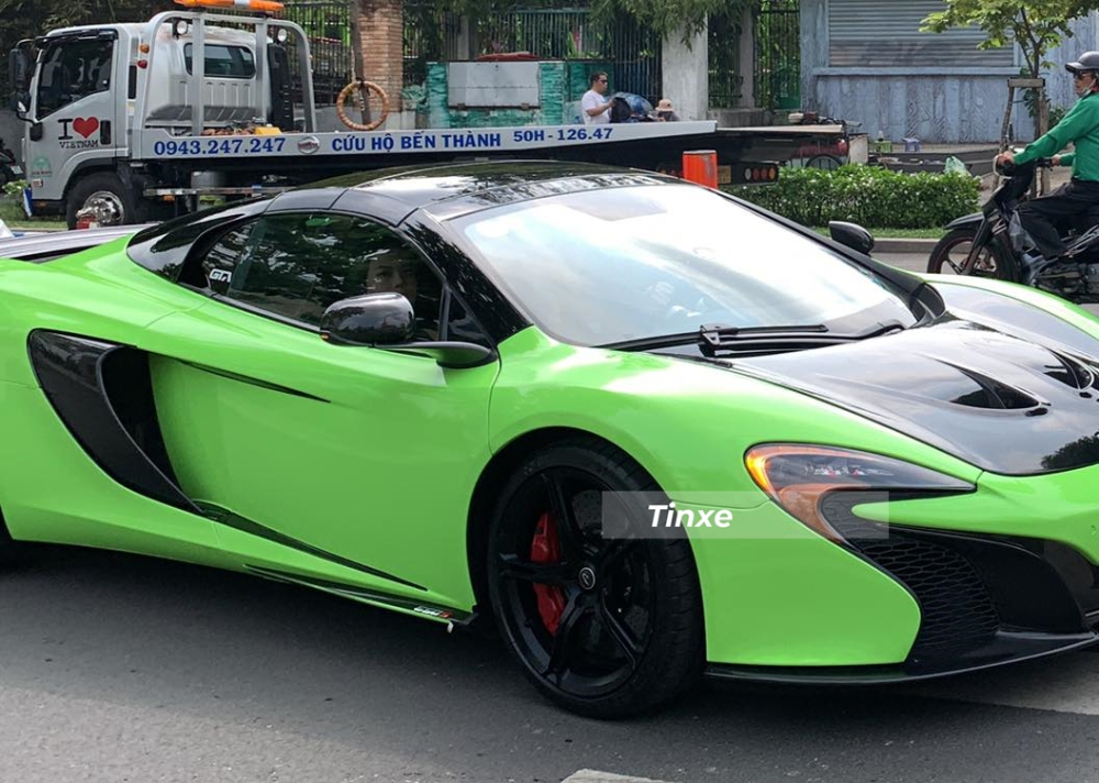 Đây là thành viên nữ duy nhất cầm lái siêu xe vào sáng nay Đây là thành viên nữ duy nhất cầm lái siêu xe vào sáng nay