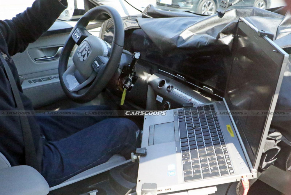 SUV hạng B Hyundai Kona 2024 lộ nội thất với thiết kế giống Ioniq 5 SUV hạng B Hyundai Kona 2024 lộ nội thất với thiết kế giống Ioniq 5