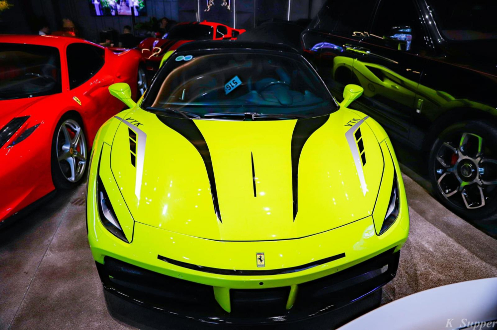 Cận cảnh chiếc siêu xe Ferrari 488 GTB màu vàng mới về Đắk Lắk định cư Cận cảnh chiếc siêu xe Ferrari 488 GTB màu vàng mới về Đắk Lắk định cư