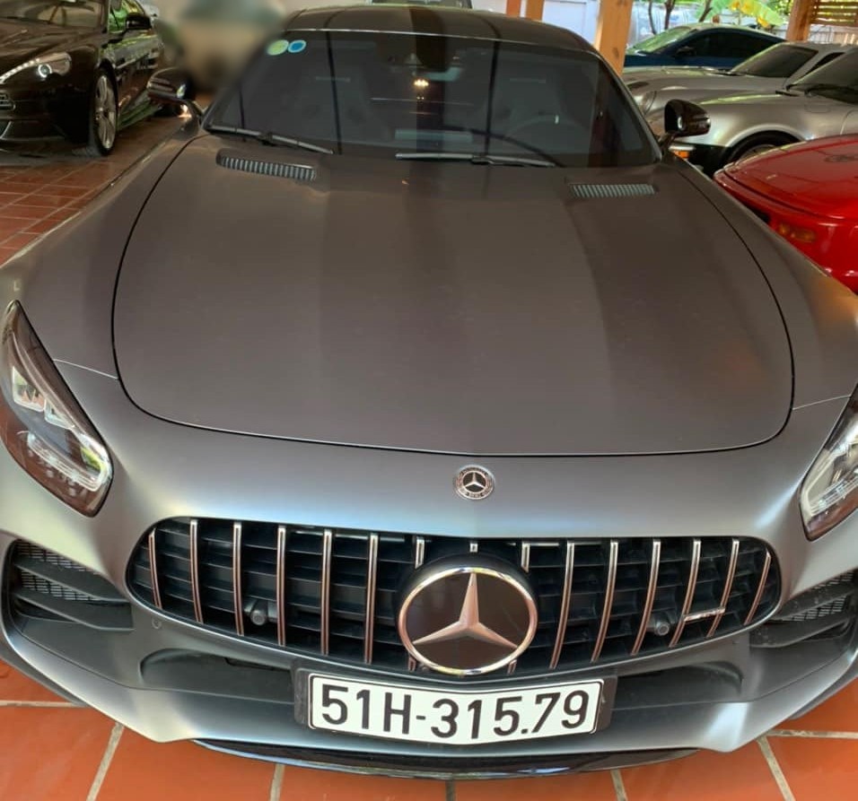 Cường Cường Đô-la vừa nhả cọp hiếm Mercedes-AMG GT R ngay lập tức được ông Đặng Lê Nguyên Vũ thu gom