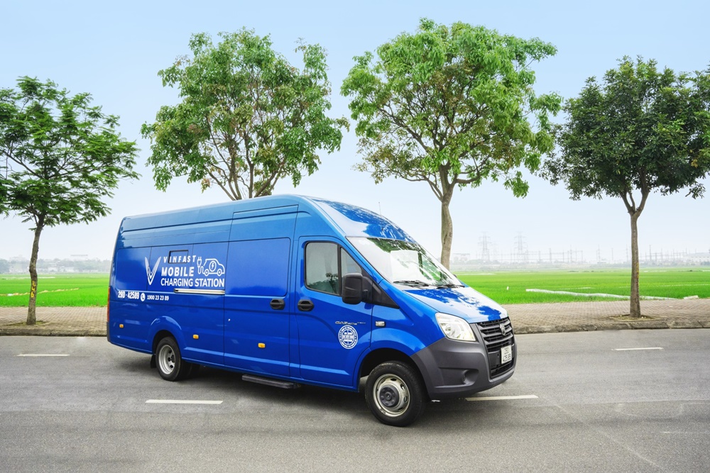 Mỗi lần sạc tối đa 15 phút với chi phí 300.000 đồng. Mỗi lần sạc tối đa 15 phút với chi phí 300.000 đồng.