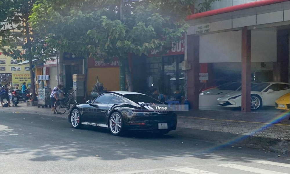 Và xe Porsche 911 Carrera 4S của Đặng Lê Nguyên Vũ khác biệt nhờ 2 chi tiết này Và xe Porsche 911 Carrera 4S của Đặng Lê Nguyên Vũ khác biệt nhờ 2 chi tiết này