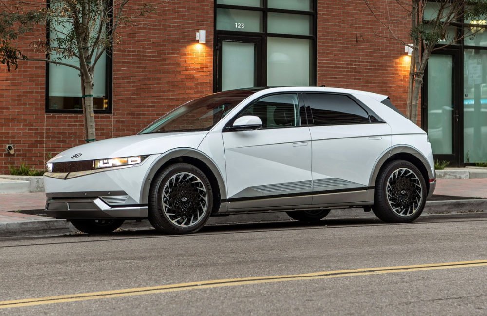 Hyundai Ioniq 5 bán chạy như tôm tươi, sau hơn 1 năm ra mắt đã gần cán mốc doanh số 90.000 xe Hyundai Ioniq 5 bán chạy như tôm tươi, sau hơn 1 năm ra mắt đã gần cán mốc doanh số 90.000 xe