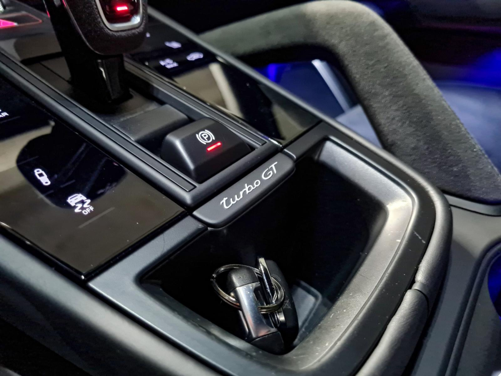 Porsche Cayenne Turbo GT thế hệ mới không chỉ là quái vật về tốc độ mà còn là mẫu xe cực đắt đỏ Porsche Cayenne Turbo GT thế hệ mới không chỉ là quái vật về tốc độ mà còn là mẫu xe cực đắt đỏ