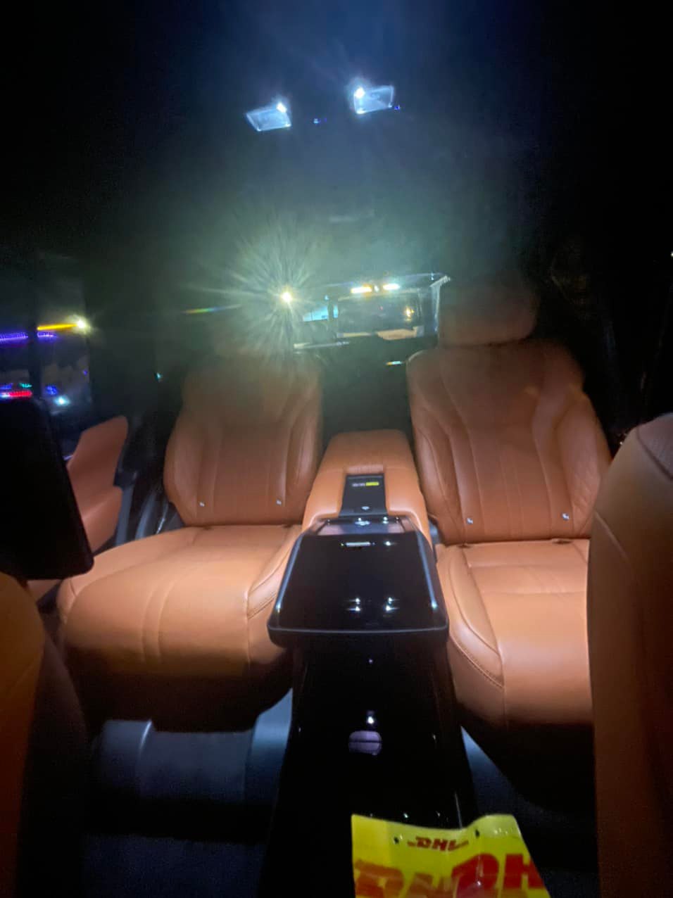 Hàng ghế VIP trên xe Lexus LX600 thế hệ thứ 4 bản 4 chỗ Hàng ghế VIP trên xe Lexus LX600 thế hệ thứ 4 bản 4 chỗ