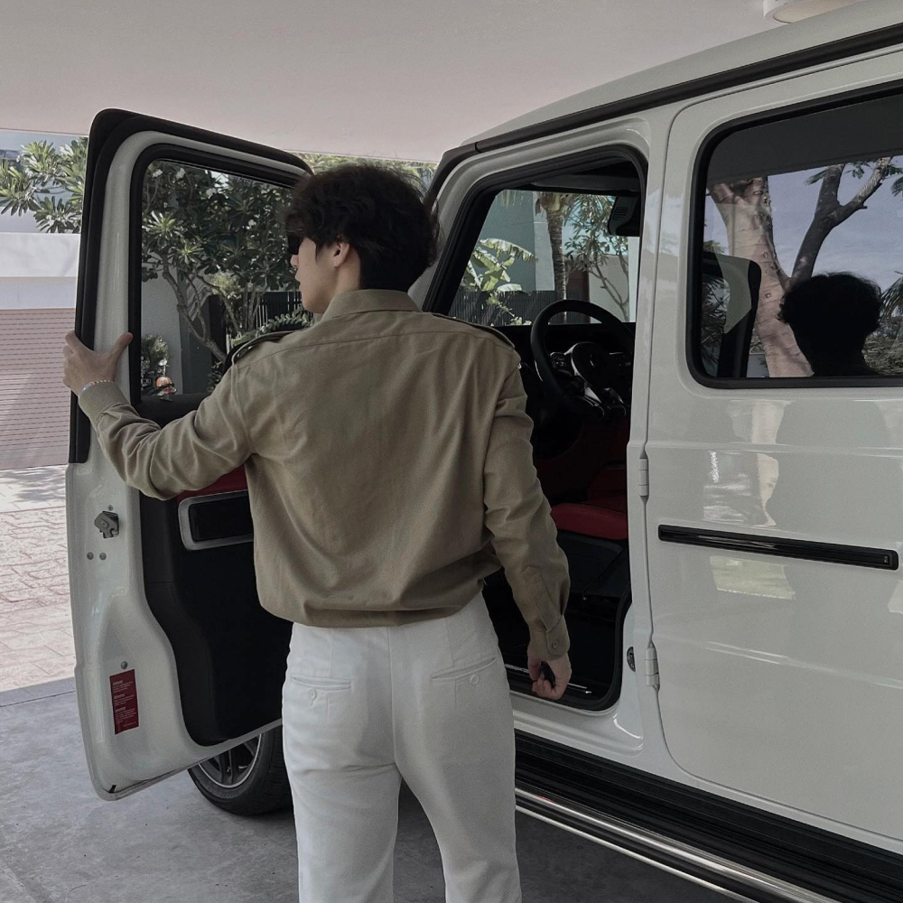 Sơn Tùng M-TP tung ảnh cùng Mercedes-AMG G63 đập tan tin đồn bán xe Sơn Tùng M-TP tung ảnh cùng Mercedes-AMG G63 đập tan tin đồn bán xe