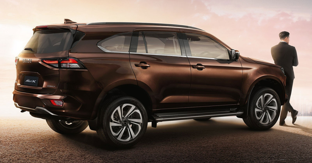 Tại xứ sở chùa Vàng, bản cao nhất của Isuzu mu-X 2022 được trang bị mâm hợp kim 20 inch. Tại xứ sở chùa Vàng, bản cao nhất của Isuzu mu-X 2022 được trang bị mâm hợp kim 20 inch.