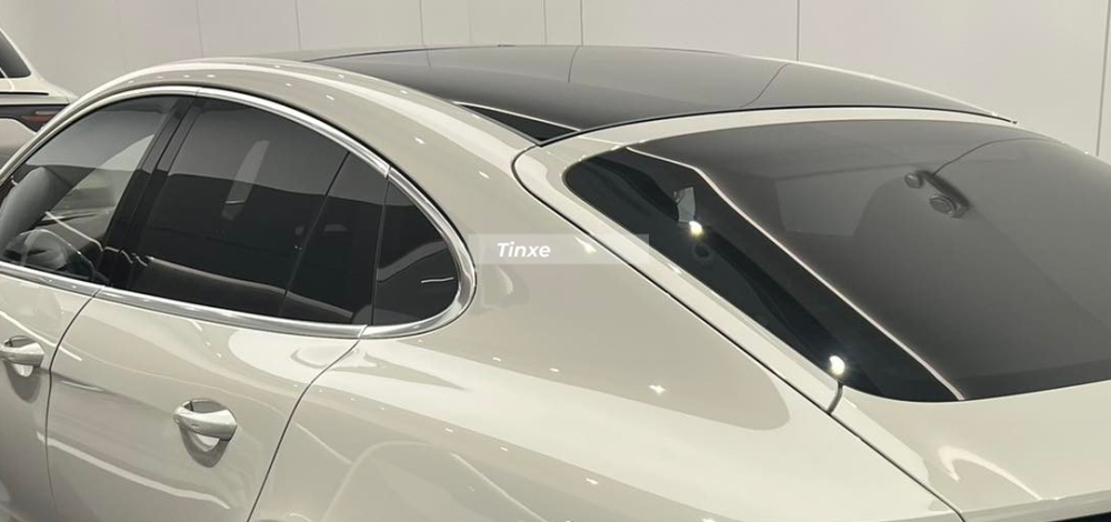 Được ra đời để thay thế bản Panamera Turbo cũ, các kỹ sư của hãng xe Porsche đã nghiên cứu và đưa vào trái tim V8, tăng áp kép, dung tích 4.0 lít cho Porsche Panamera Turbo S bản nâng cấp mới nhất với 1 số sự điều chỉnh đã được thực hiện nhằm giúp xe có thể tăng thêm 79 mã lực, giờ đây, xe đã có công suất tối đa lên đến 621 mã lực và mô-men xoắn cực đại cũng được tăng thêm 50 Nm, lên mức 820 Nm.