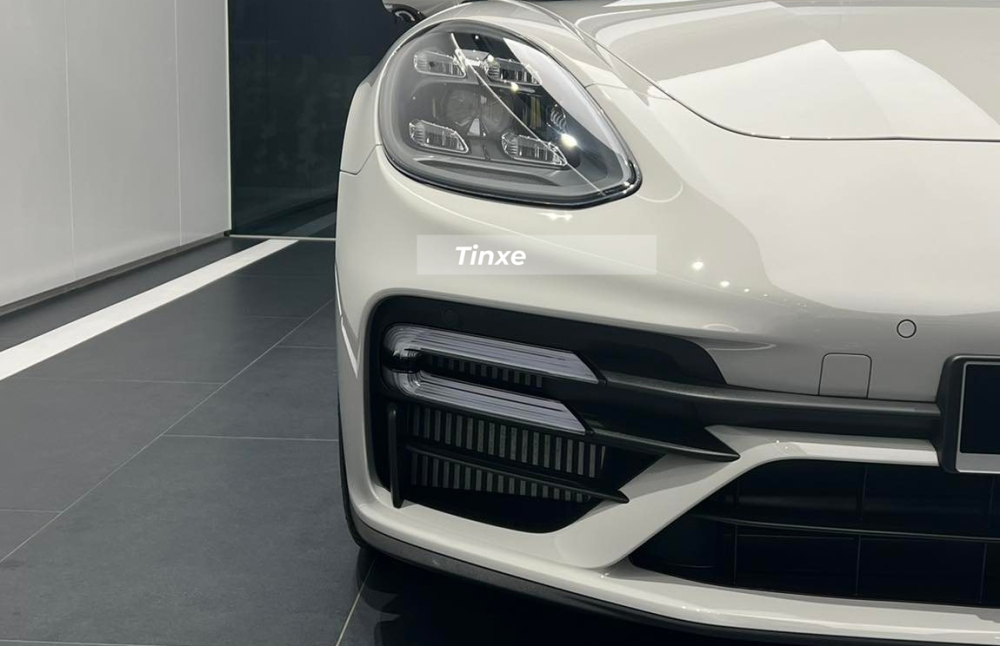 Theo hãng Porsche, Panamera Turbo S bản nâng cấp còn uống xăng như nước lã khi tiêu thụ lượng xăng trung bình từ 10,7 - 11,1 lít/100 km.