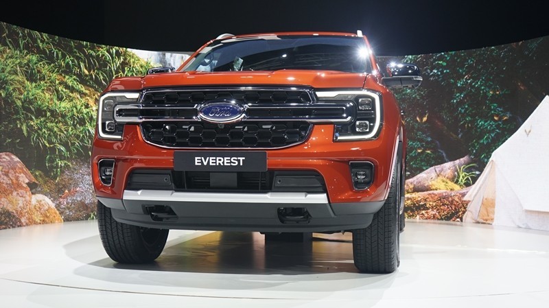 Ford Everest Titanium+ 2022 tại Thái Lan.