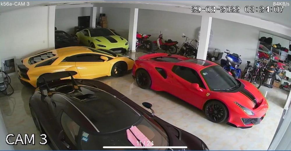 Hoàng Kim Khánh từng chia sẻ garage siêu xe của mình lên mạng Hoàng Kim Khánh từng chia sẻ garage siêu xe của mình lên mạng