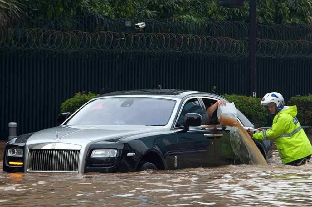 Xe ô tô bị ngập nước thì dù giá có rẻ đến đâu cũng khiến người mua lắc đầu.