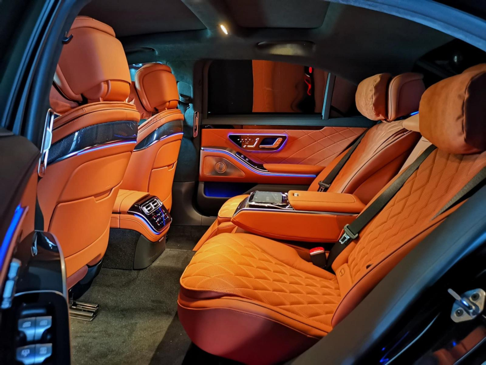 Hàng ghế sau trên Mercedes-Benz S450 thế hệ mới Hàng ghế sau trên Mercedes-Benz S450 thế hệ mới