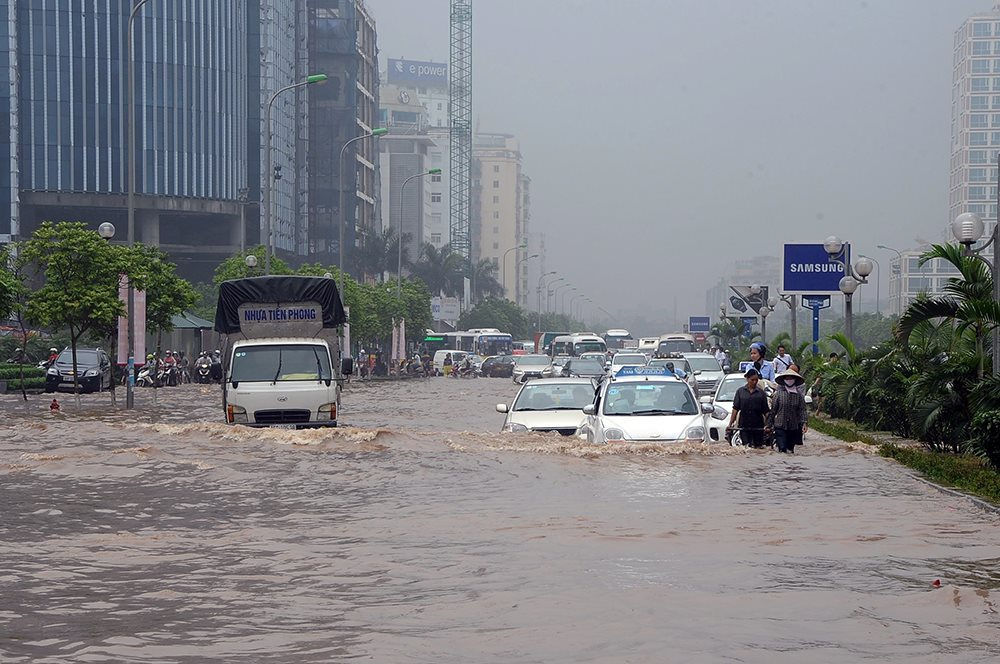Kinh nghiệm lái xe ô tô mùa mưa để đảm bảo an toàn