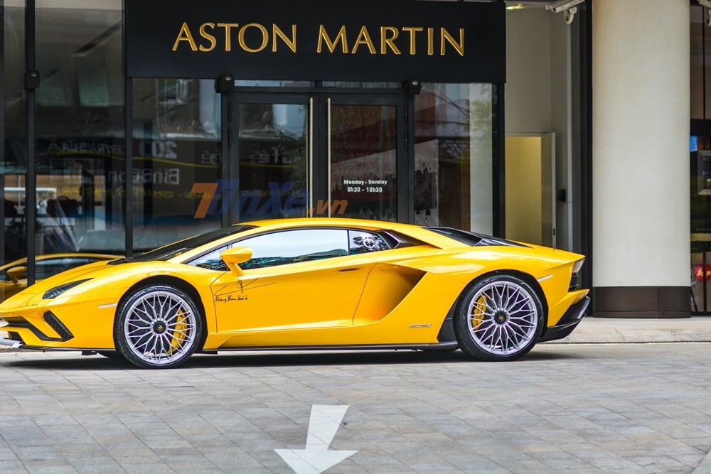 Lamborghini Aventador S đứng đầu danh sách các xe tiêu hao nhiên liệu nhất hiện nay. Lamborghini Aventador S đứng đầu danh sách các xe tiêu hao nhiên liệu nhất hiện nay.