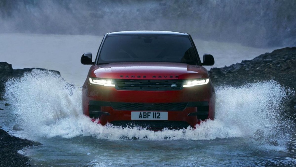 Land Rover Range Rover Sport có thể lội nước sâu đến 900 mm