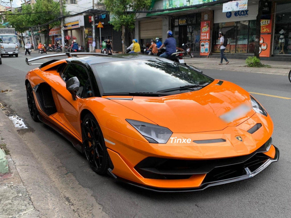 Đây là 1 trong 800 xe Lamborghini Aventador SVJ Roadster sản xuất toàn cầu Đây là 1 trong 800 xe Lamborghini Aventador SVJ Roadster sản xuất toàn cầu