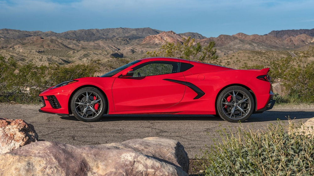 Chevrolet C8 Corvette Stingray là mẫu xe thể thao có gầm khá thấp Chevrolet C8 Corvette Stingray là mẫu xe thể thao có gầm khá thấp