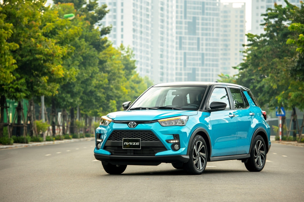 Mua Toyota Raize đã qua sử dụng, người dùng chỉ lợi ở khoản có xe sử dụng luôn, còn đâu giá bán không khác gì giá lăn bánh của xe mới. Mua Toyota Raize đã qua sử dụng, người dùng chỉ lợi ở khoản có xe sử dụng luôn, còn đâu giá bán không khác gì giá lăn bánh của xe mới.