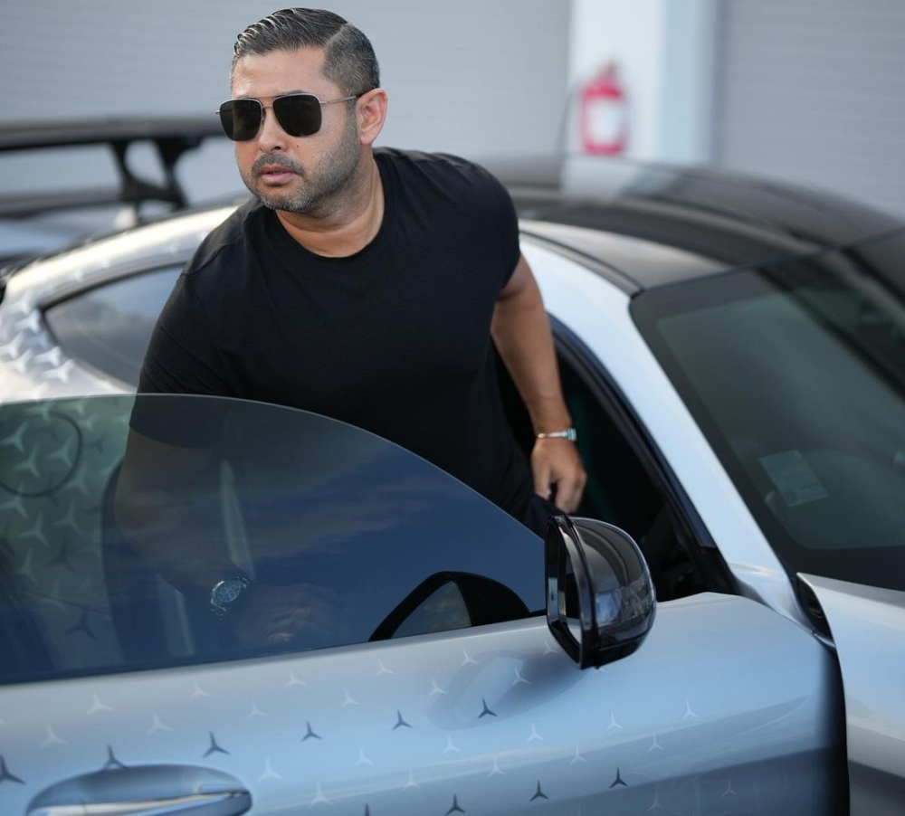 Hoàng tử bang Johor khoe siêu xe giới hạn Mercedes-AMG GT Black Series P One Edition mới tậu Hoàng tử bang Johor khoe siêu xe giới hạn Mercedes-AMG GT Black Series P One Edition mới tậu