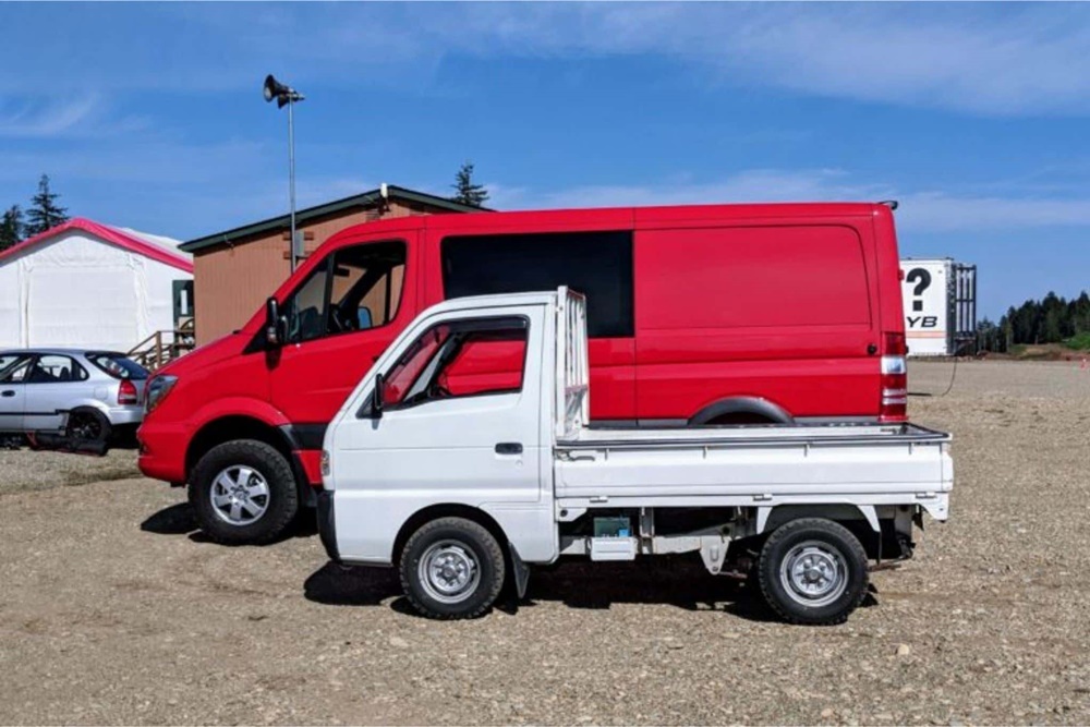 Mẫu xe Kei được coi là đặc trưng của đất nước mặt trời mọc, ngoài bán tải thì chúng còn bao gồm cả xe khách, xe tải, ô tô con, tất cả đều mang hình hài nhỏ bé hơn hẳn so với các loại ô tô thông thường. Mẫu xe Kei được coi là đặc trưng của đất nước mặt trời mọc, ngoài bán tải thì chúng còn bao gồm cả xe khách, xe tải, ô tô con, tất cả đều mang hình hài nhỏ bé hơn hẳn so với các loại ô tô thông thường.