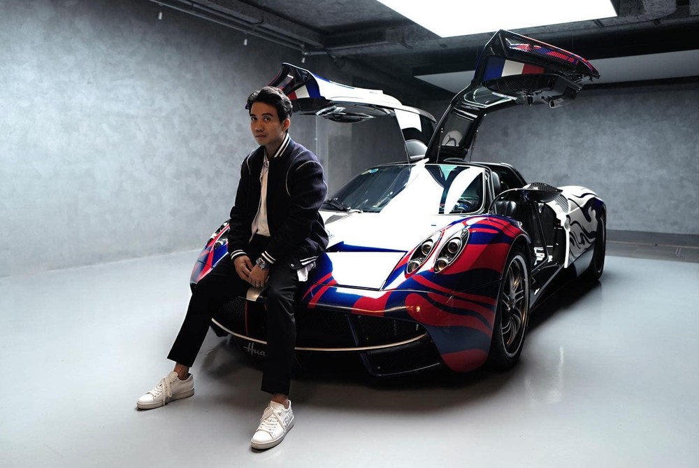 vTrước đó Minh Trước đó Minh Nhựa đã cho Pagani Huayra thay áo dựa trên mẫu đồng hồ RM-057 Tourbillon Dragon-Jackie Chan của Richard Mille