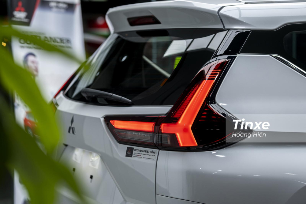 Đèn hậu LED phía sau được thiết kế sắc nét hơn.