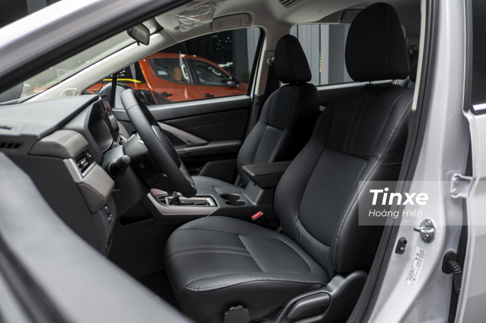 Mitsubishi Xpander 2022 AT Premium có ghế bọc da toàn bộ nhưng vẫn chỉnh cơ.