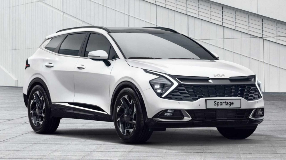 Giá dự kiến của Kia Sportage 2022 cao hơn một chút so với Hyundai Tucson (825 triệu – 1,03 tỷ đồng). Giá dự kiến của Kia Sportage 2022 cao hơn một chút so với Hyundai Tucson (825 triệu – 1,03 tỷ đồng).