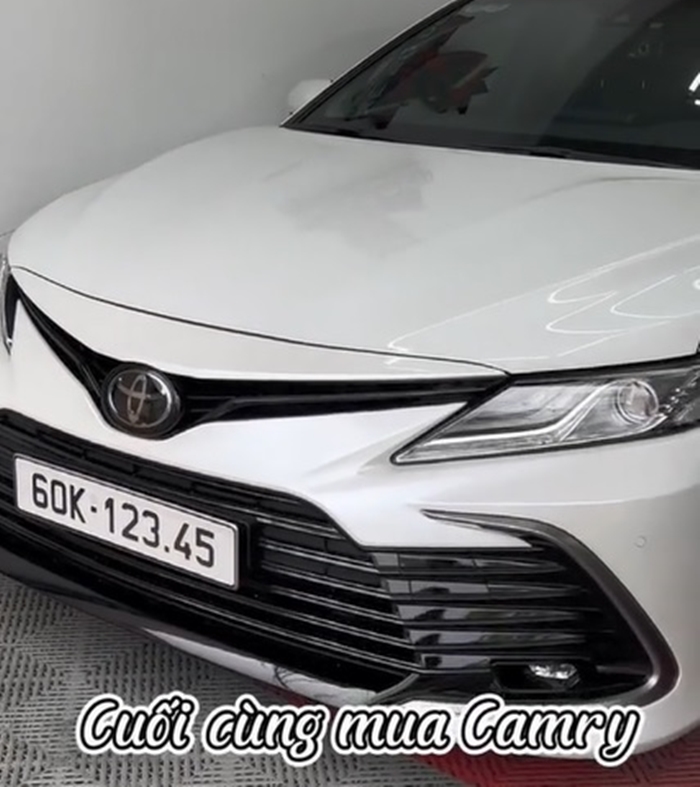 Còn đây là biển số của xe Toyota Camry Còn đây là biển số của xe Toyota Camry