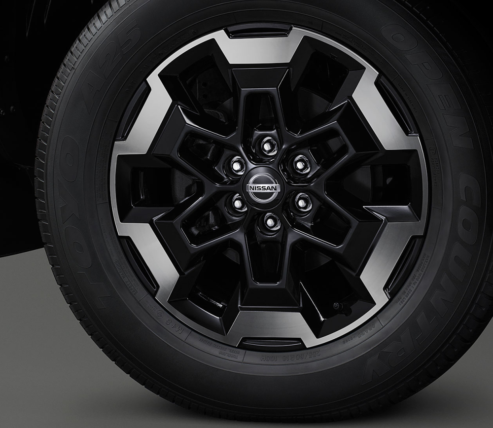Bộ vành hợp kim 18 inch mới của Nissan Navara Black Edition 2022 Bộ vành hợp kim 18 inch mới của Nissan Navara Black Edition 2022