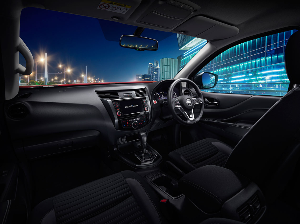 Nội thất của Nissan Navara Black Edition 2022 Nội thất của Nissan Navara Black Edition 2022