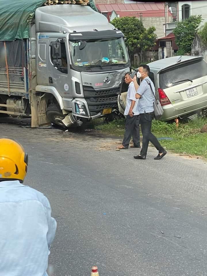 Không có thiệt hại về người trong vụ tai nạn liên hoàn Không có thiệt hại về người trong vụ tai nạn liên hoàn