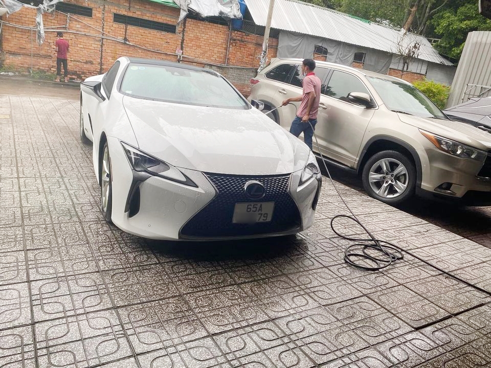Lexus LC 500h siêu hiếm tại Việt Nam về Cần Thơ định cư Lexus LC 500h siêu hiếm tại Việt Nam về Cần Thơ định cư