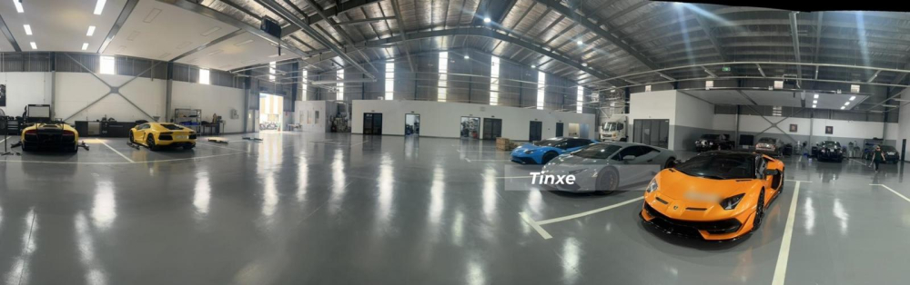 Mới đây, 1 dàn siêu xe Lamborghini không chính hãng của nhà giàu Việt đã được nhìn thấy xuất hiện trong 1 bãi tập kết của đại lý Lamborghini Việt Nam để thực hiện các công đoạn kiểm tra cũng như bảo dưỡng theo chương trình riêng.