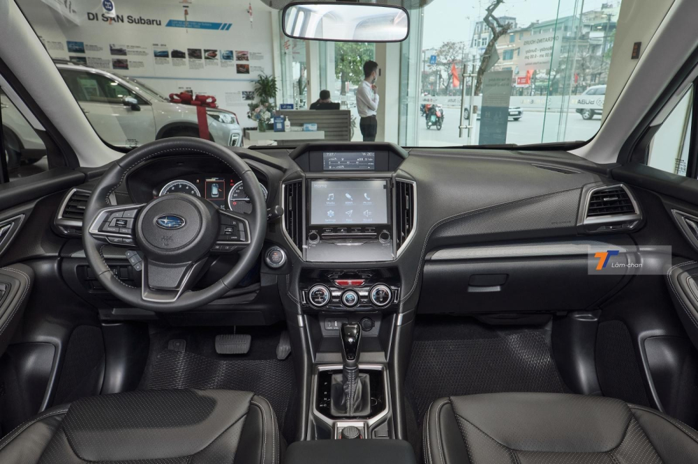 Nội thất của Subaru Forester bản tiêu chuẩn. Nội thất của Subaru Forester bản tiêu chuẩn.