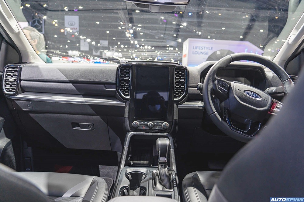 Nội thất của Ford Everest 2022 bản Sport tại Thái Lan Nội thất của Ford Everest 2022 bản Sport tại Thái Lan