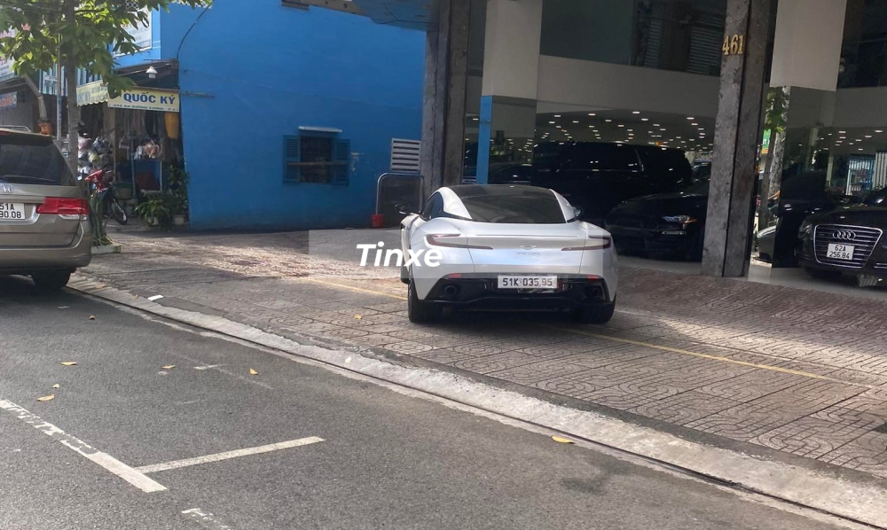 Ông Đặng Lê Nguyên Vũ tậu Aston Martin DB11 đã qua sử dụng, ngoại thất xe khiến không ít người bất ngờ Ông Đặng Lê Nguyên Vũ tậu Aston Martin DB11 đã qua sử dụng, ngoại thất xe khiến không ít người bất ngờ