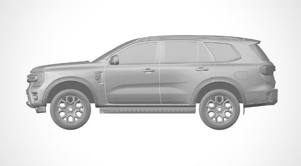 Chiếc Ford Everest này còn dùng vành la-zăng mới Chiếc Ford Everest này còn dùng vành la-zăng mới