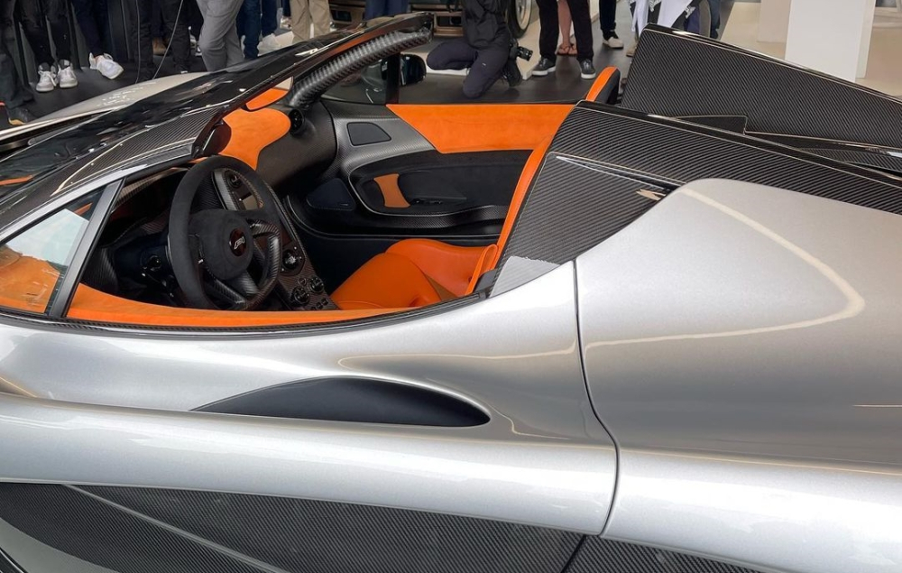 McLaren P1 Spider trong bộ dạng xe mui trần