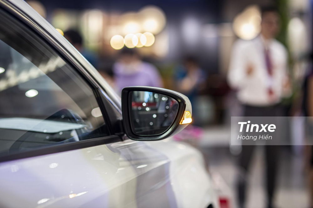 Gương chiếu hậu của MG5 Standard. Gương chiếu hậu của MG5 Standard.