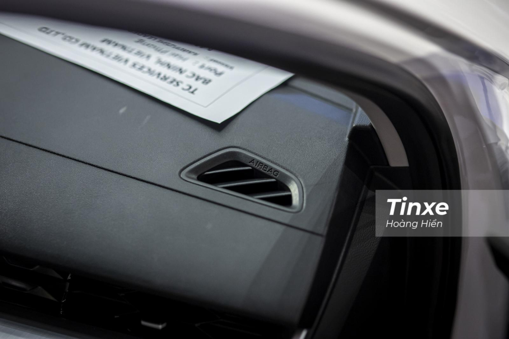 MG5 Standard cũng chỉ được trang bị 2 túi khí. MG5 Standard cũng chỉ được trang bị 2 túi khí.