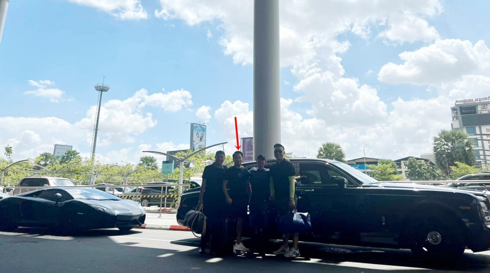 Hoàng Kim Khánh bay sang Campuchia từ đầu tuần, đơn vị nhập khẩu mang Lamborghini Aventador và Rolls-Royce Phantom ra đón