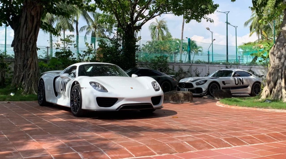 Ông Đặng Lê Nguyên Vũ gây bất ngờ lớn khi tậu siêu phẩm Porsche 918 Spyder